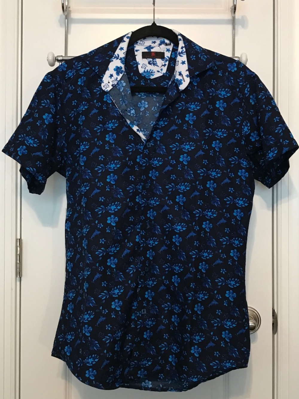 BC Collection blue short sleeve button down shirt with floral & fish design (XS)